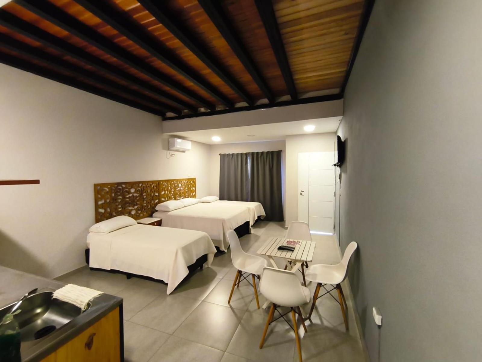 Los Lirios Apart & Suite 伊瓜苏港 外观 照片